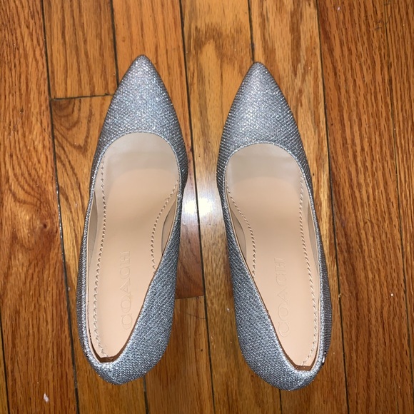 COACH Addie silver pumps - Picture 3 of 5